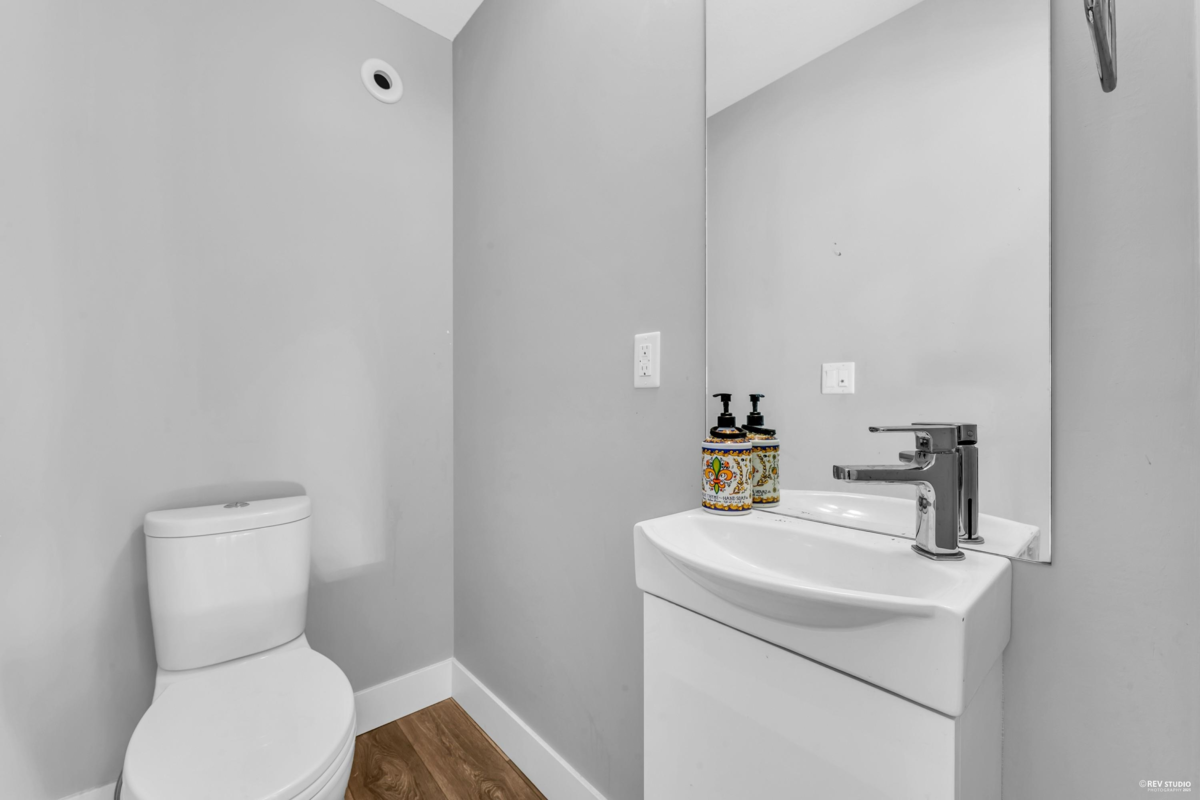 Primary Bathroom Photo of 517 4688 Hawk Lane, Tsawwassen, BC