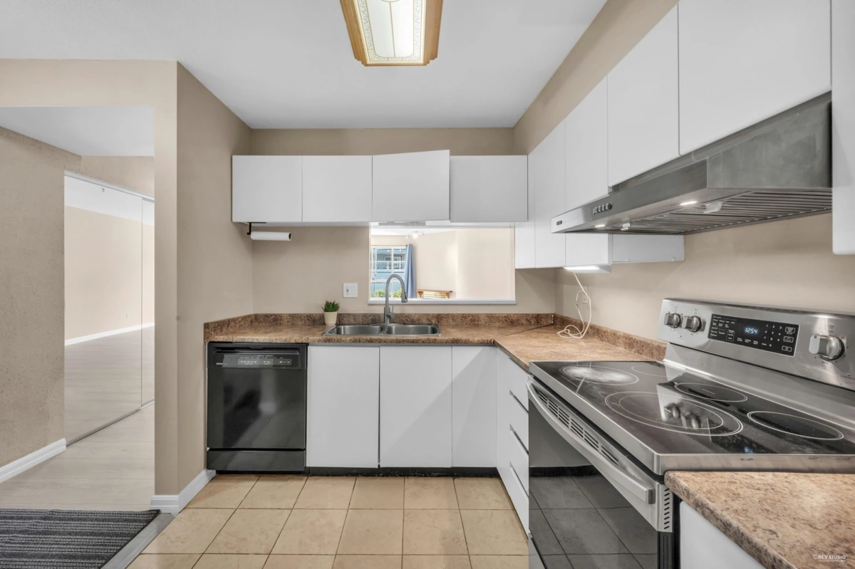 Primary Bedroom Photo of 411 525 Agnes Street, New Westminster, BC