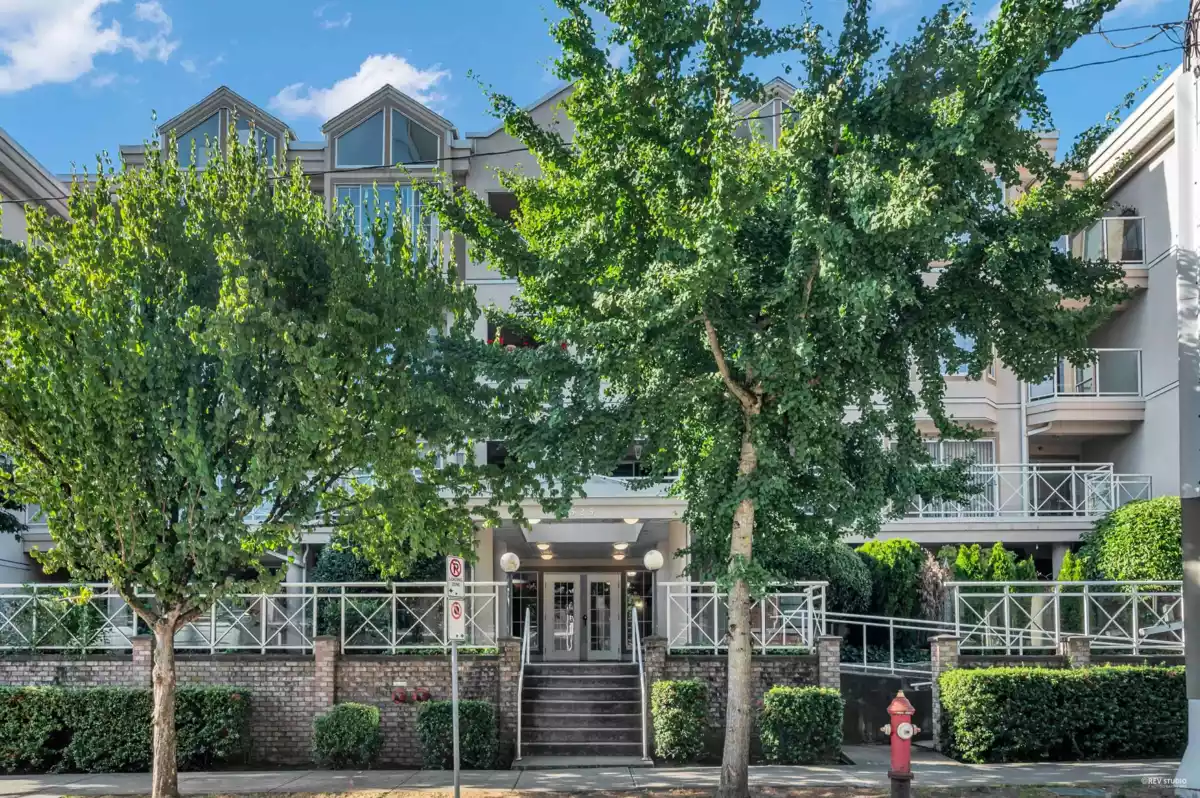 Staircase Photo of 411 525 Agnes Street, New Westminster, BC