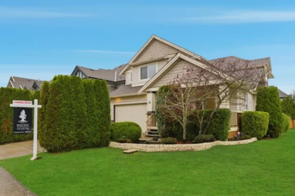 21195 83a Avenue, Langley, BC, Willoughby Heights — 6 bed single family residence for sale