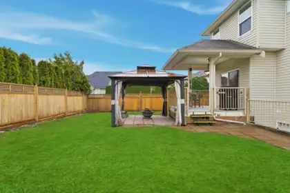 21195 83a Avenue, Langley, BC, Langley — Single Family Residence for sale