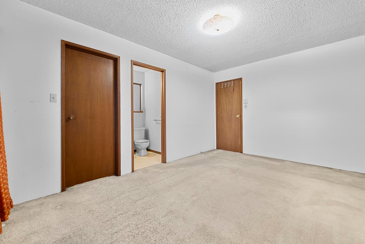 Breakfast Nook Photo of 1710 Island Avenue, Vancouver, BC