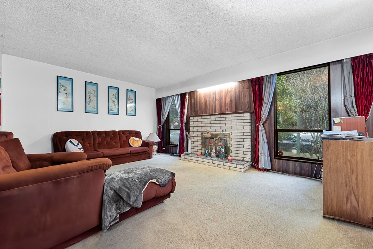 Kitchen Photo of 1710 Island Avenue, Vancouver, BC