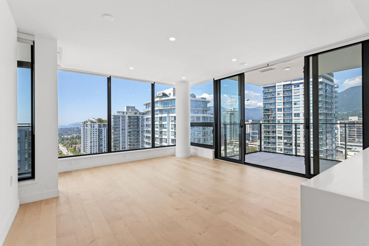 Kitchen Photo of 1406 135 E 13th Street, North Vancouver, BC