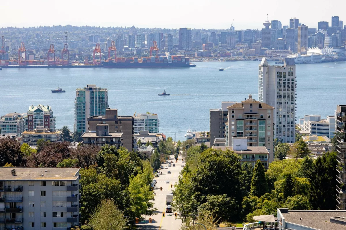 Loft / Bonus Room Photo of 1406 135 E 13th Street, North Vancouver, BC