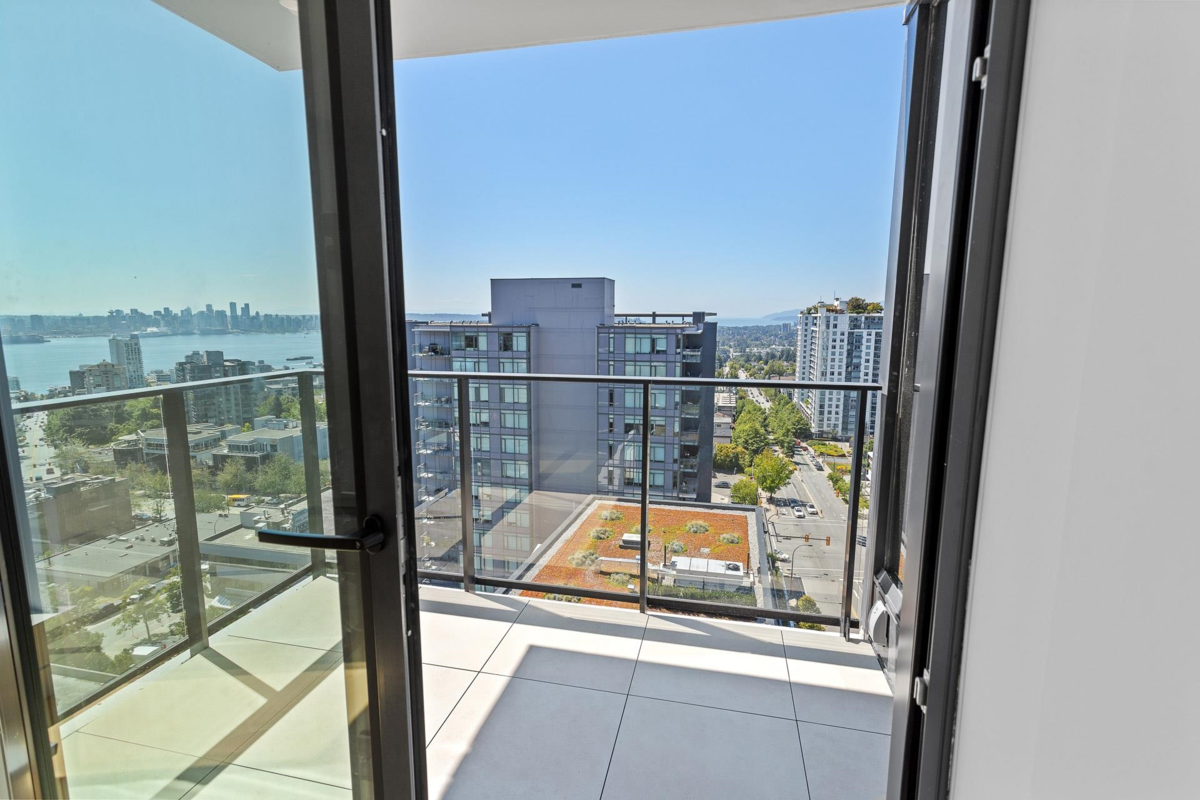 Outdoor Deck Photo of 1406 135 E 13th Street, North Vancouver, BC