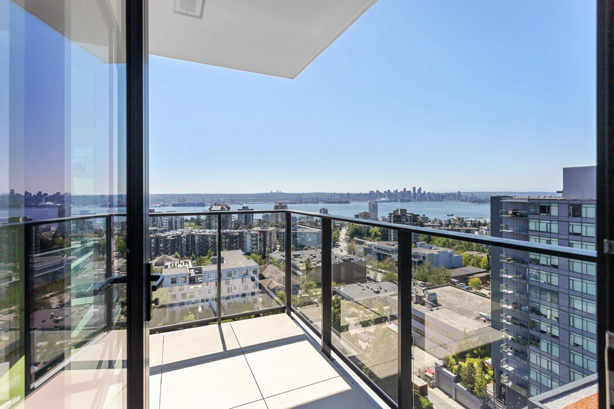 Powder Room Photo of 1406 135 E 13th Street, North Vancouver, BC
