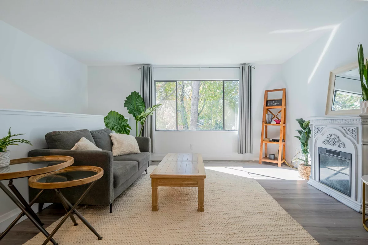 Family Room Photo of 6354 183 Street, Surrey, BC