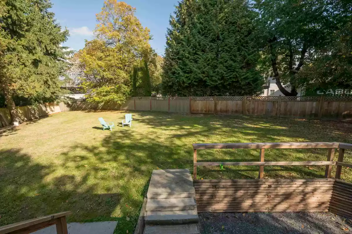 Front Yard Photo of 6354 183 Street, Surrey, BC