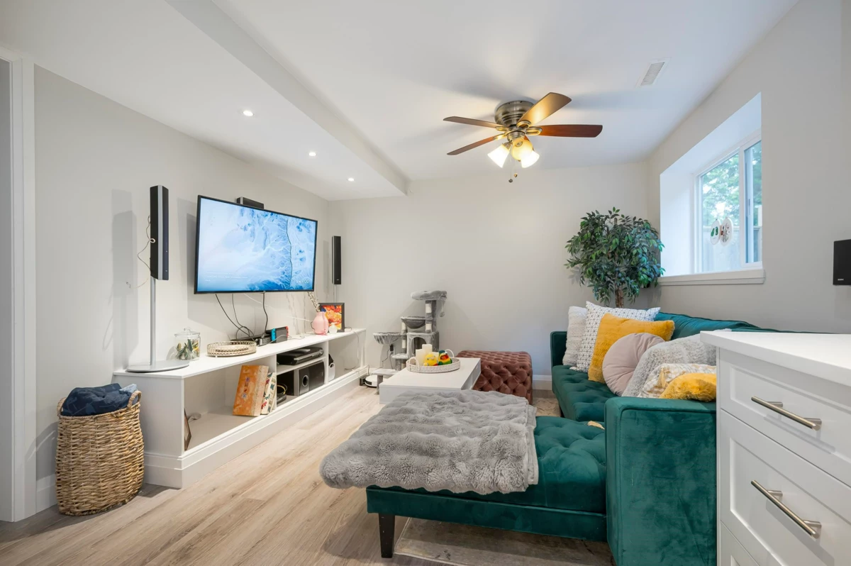 Laundry Room Photo of 6354 183 Street, Surrey, BC