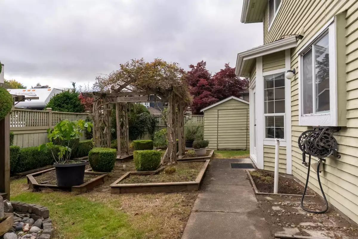 Entry Foyer Photo of 9760 Dayton Avenue, Richmond, BC