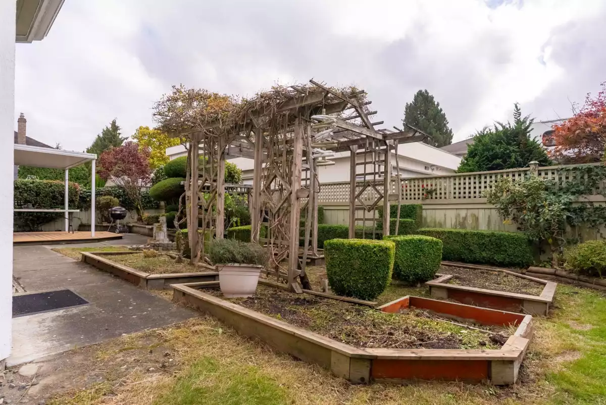 Mudroom Photo of 9760 Dayton Avenue, Richmond, BC