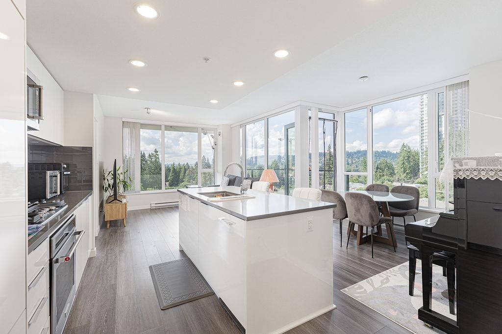 Breakfast Nook Photo of 803 3100 Windsor Gate, Coquitlam, BC