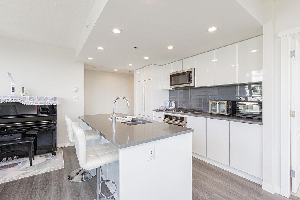 Primary Bathroom Photo of 803 3100 Windsor Gate, Coquitlam, BC