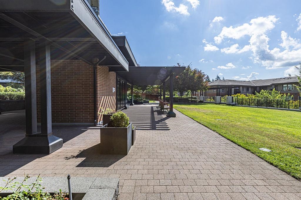 Swimming Pool Photo of 803 3100 Windsor Gate, Coquitlam, BC