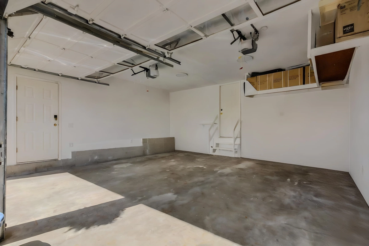 Hallway Photo of 19113 62a Avenue, Surrey, BC