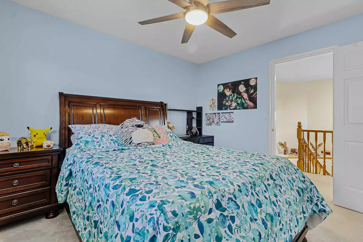 Laundry Room Photo of 19113 62a Avenue, Surrey, BC