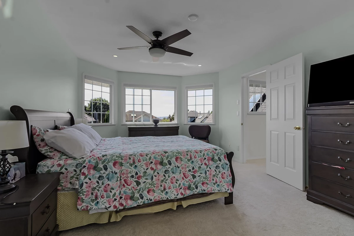 Powder Room Photo of 19113 62a Avenue, Surrey, BC