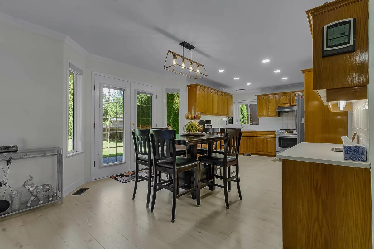 Primary Bathroom Photo of 19113 62a Avenue, Surrey, BC