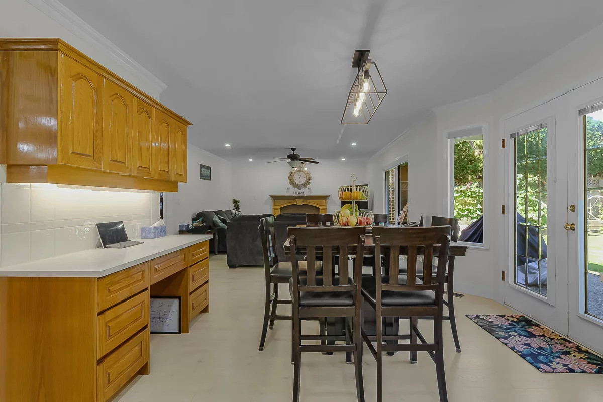 Walk-In Closet Photo of 19113 62a Avenue, Surrey, BC