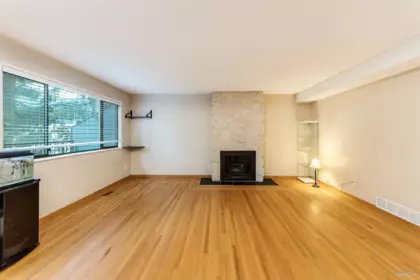 Kitchen Island Photo of 7305 Coronado Drive, Burnaby, BC