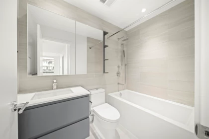 Primary Bathroom Photo of 917 6500 Minoru Boulevard, Richmond, BC