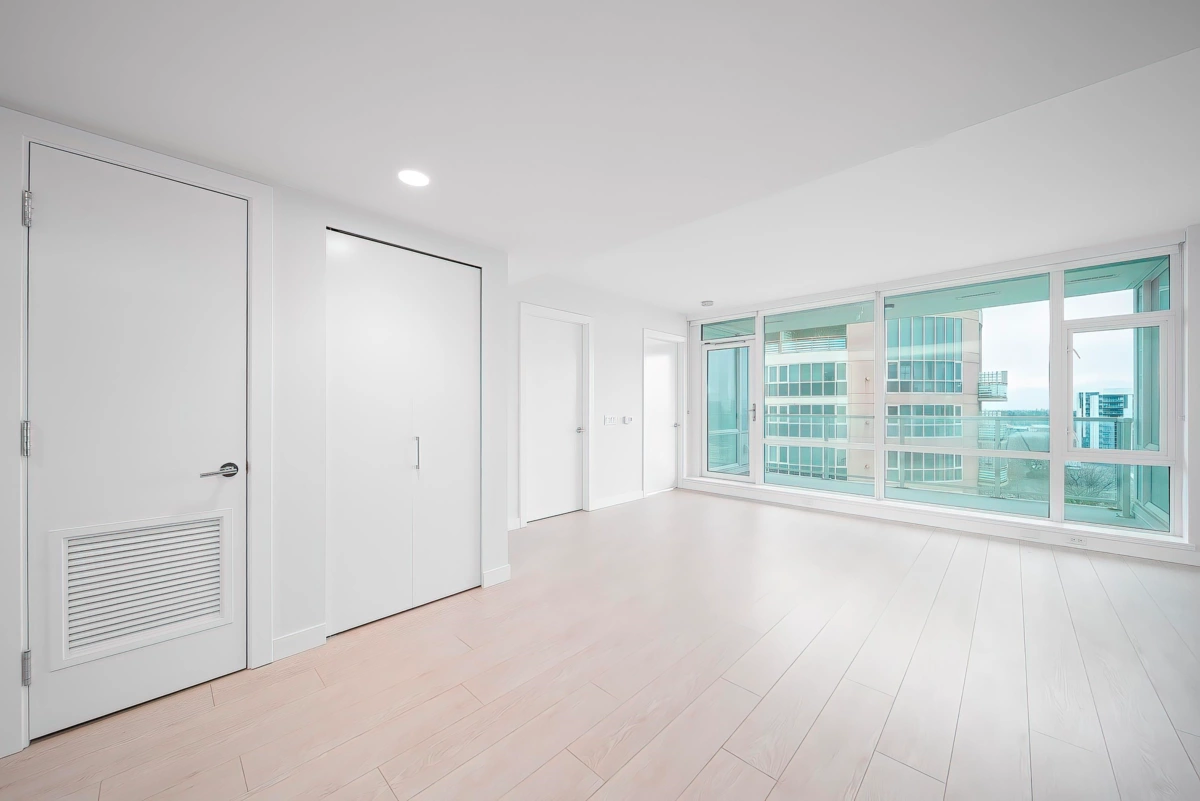 Walk-In Closet Photo of 1603 6833 Buswell Street, Richmond, BC