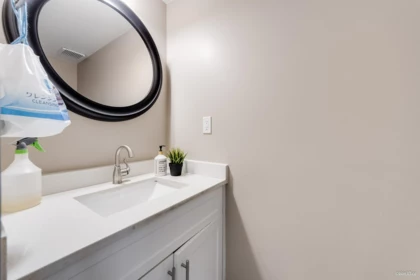 Powder Room Photo of 6167 45 Avenue, Delta, BC