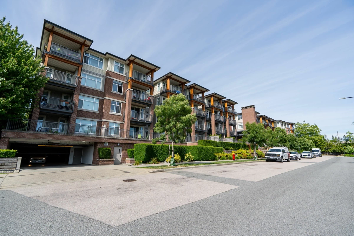Garden / Landscaping Photo of 2410 963 Charland Avenue, Coquitlam, BC