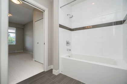 Hallway Photo of 2410 963 Charland Avenue, Coquitlam, BC