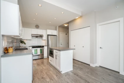 Kitchen Island Photo of 2410 963 Charland Avenue, Coquitlam, BC