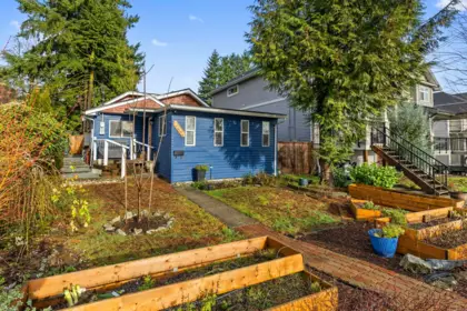 32931 1st Avenue, Mission, BC, Mission BC — 2 bed single family residence for sale