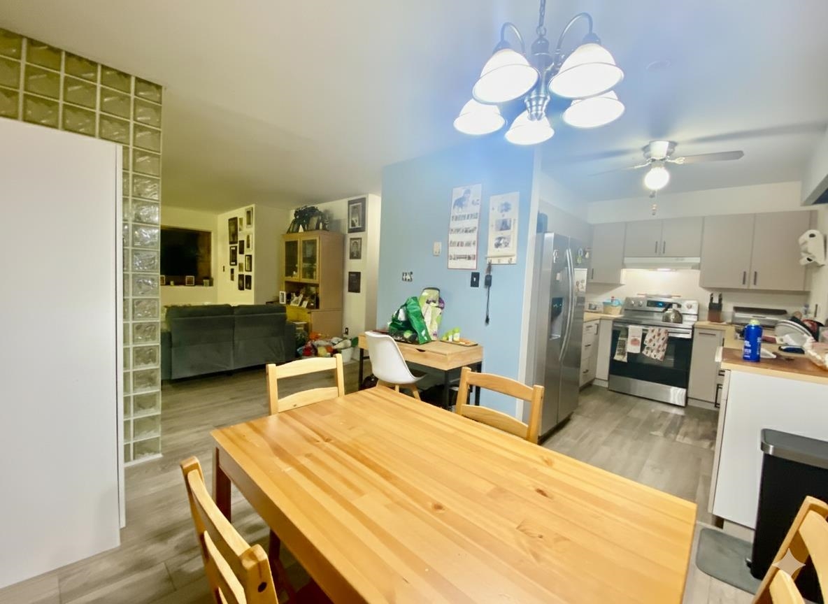 Walk-In Closet Photo of 1134 Chateau Place, Port Moody, BC