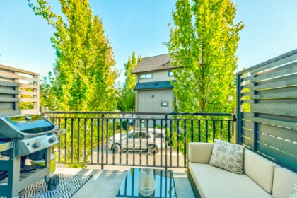 Kitchen Island Photo of 11 2325 Ranger Lane, Port Coquitlam, BC