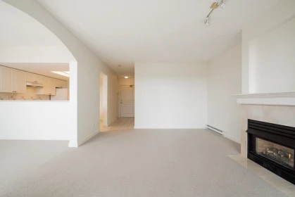 Kitchen Photo of 112 1785 Martin Drive, Surrey, BC