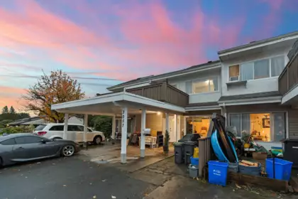 3057 268 Street, Langley, BC, Langley — Townhouse for sale