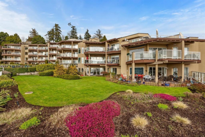 102 15025 Victoria Avenue, White Rock, BC, White Rock — Apartment/Condo for sale