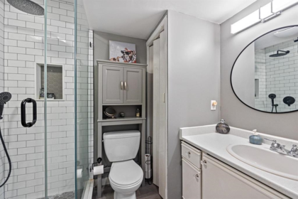 Powder Room Photo of 102 15025 Victoria Avenue, White Rock, BC
