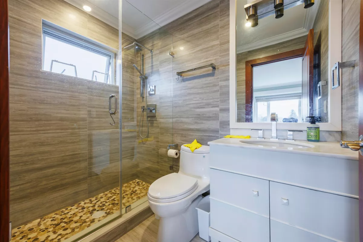 Hot Tub / Spa Photo of 8280 Colonial Road, Richmond, BC