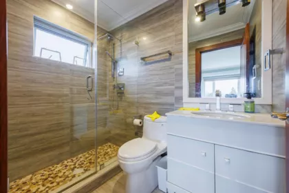 Hot Tub / Spa Photo of 8280 Colonial Road, Richmond, BC