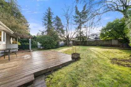 Staircase Photo of 14750 60 Avenue, Surrey, BC