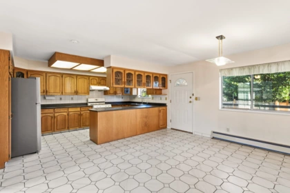 Breakfast Nook Photo of 1506 Giles Place, Burnaby, BC