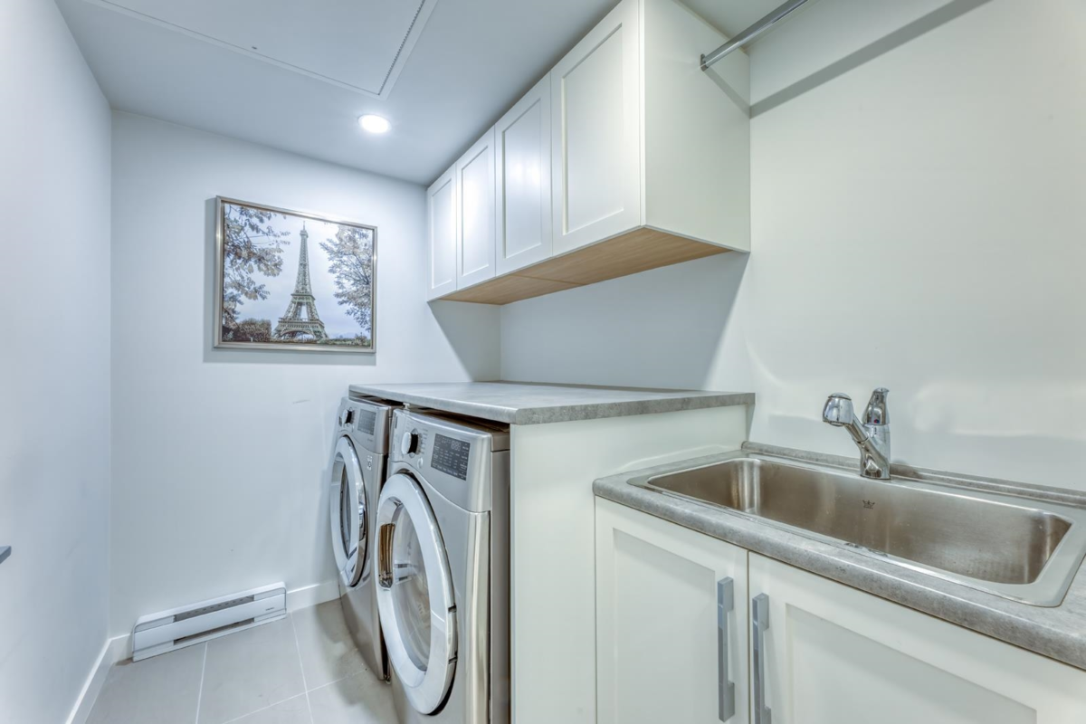 Hallway Photo of 34 3306 Princeton Avenue, Coquitlam, BC