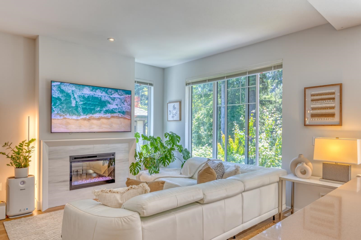 Living Room Photo of 34 3306 Princeton Avenue, Coquitlam, BC