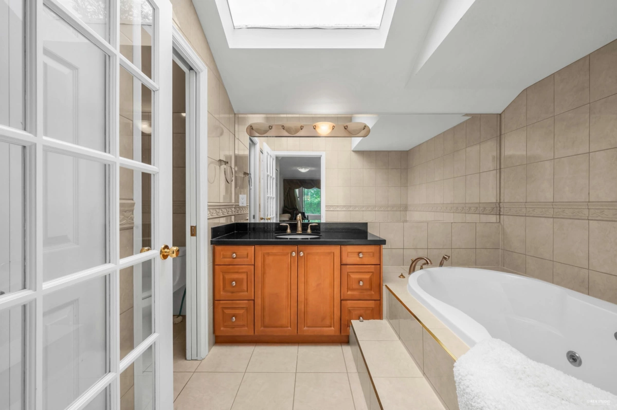 Entry Foyer Photo of 11681 Summit Crescent, Delta, BC