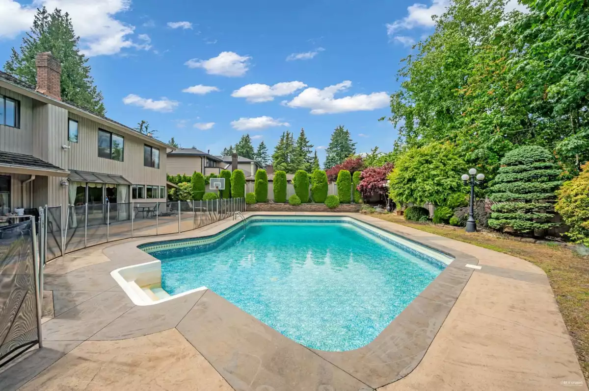 Hot Tub / Spa Photo of 11681 Summit Crescent, Delta, BC