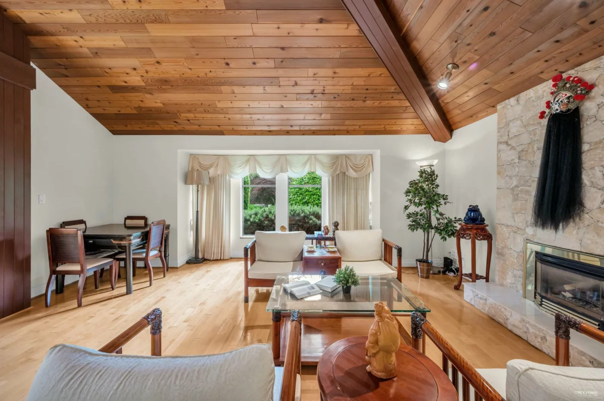 Kitchen Island Photo of 11681 Summit Crescent, Delta, BC