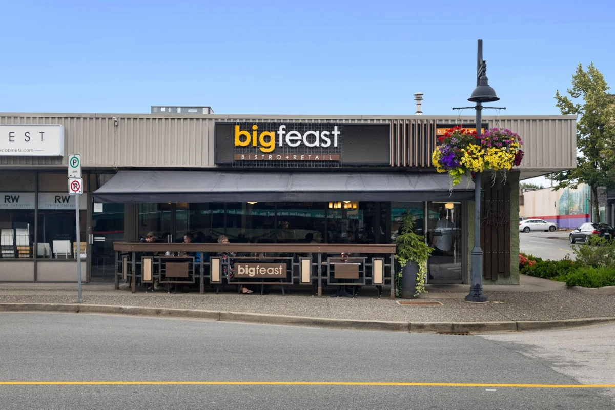 Backyard Photo of 301 11580 223 Street, Maple Ridge, BC