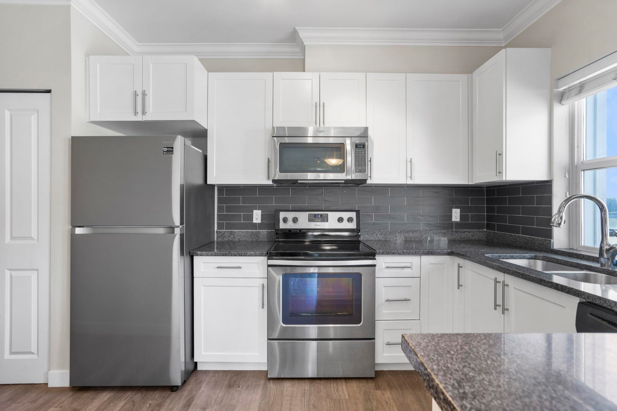 Family Room Photo of 301 11580 223 Street, Maple Ridge, BC