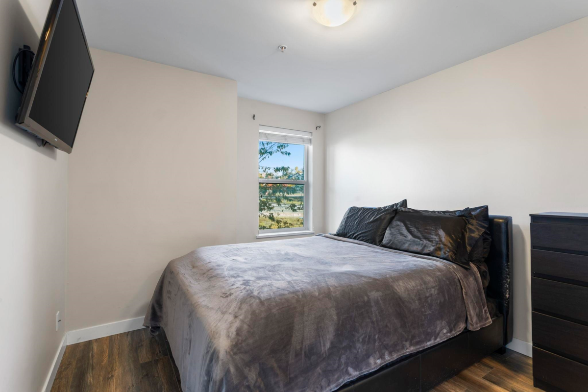 Guest Bathroom Photo of 301 11580 223 Street, Maple Ridge, BC